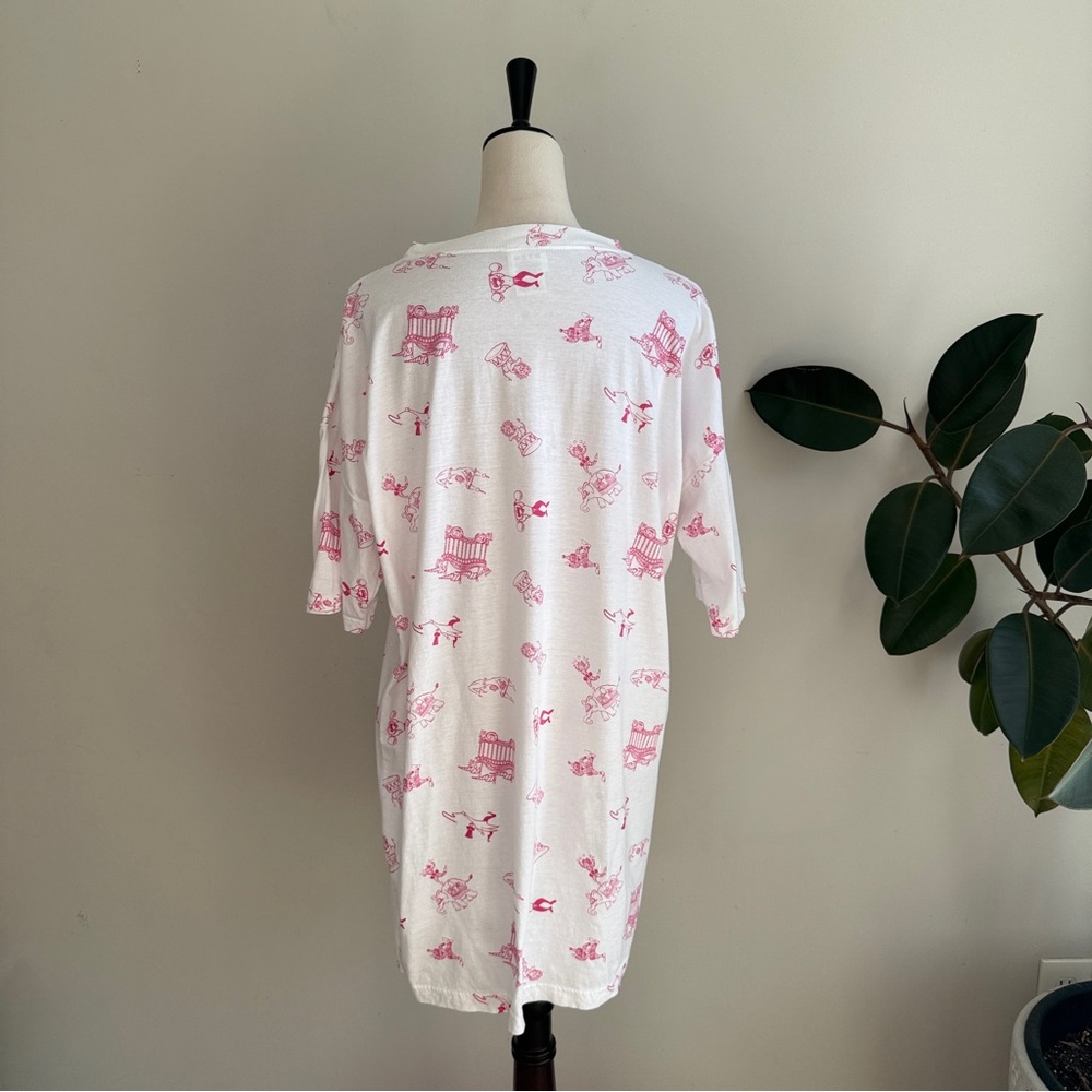 Simply Basic Vintage Circus Print Sleeping T-Shir… - image 4